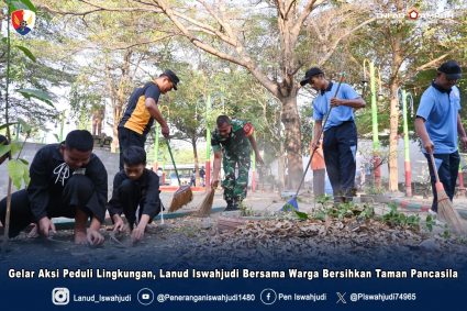 Gelar Aksi Peduli Lingkungan, Lanud Iswahjudi Bersama Warga Bersihkan Taman Pancasila